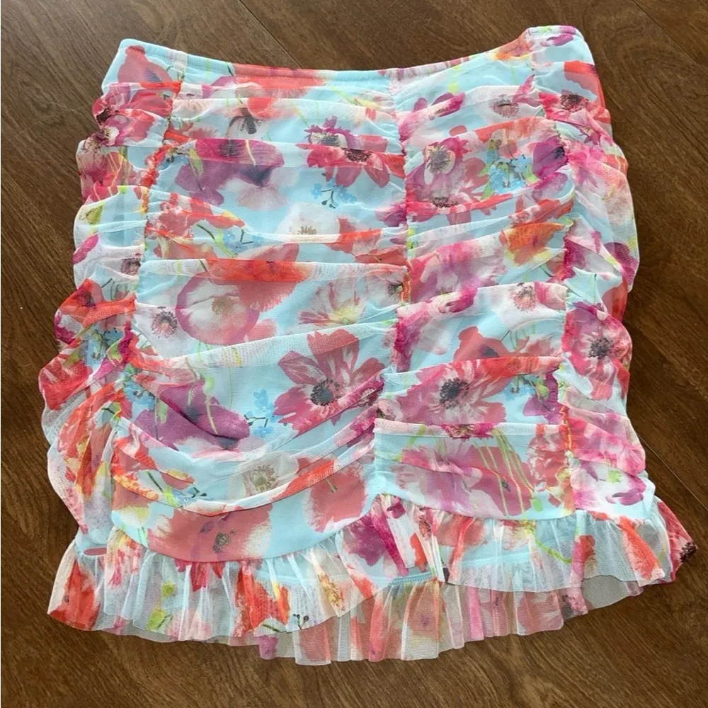VICTORIA'S SECRET Ruched Mini Skirt (L)! - Image 4