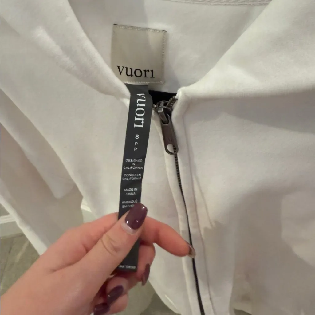 Vuori Classic White Zip-Up Jacket - Image 3