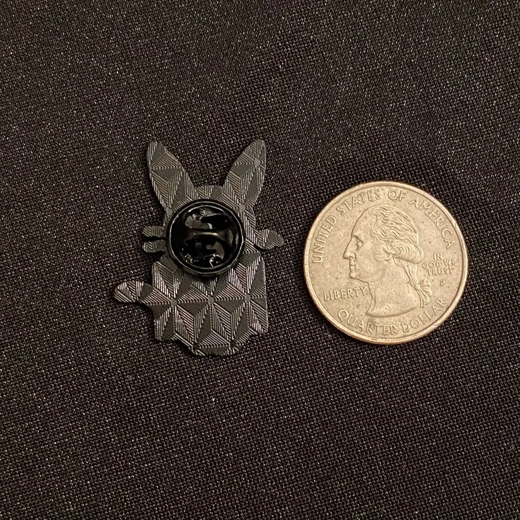 Not a chihuahua or a bunny. Just an honest kitty | Enamel pin/magnets Black - Image 2