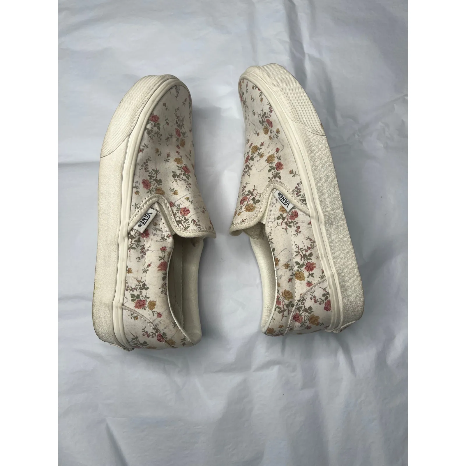 Vans  unisex,  5 mens 6.5 women’s  floral  slip on white/pink school walking - Image 6