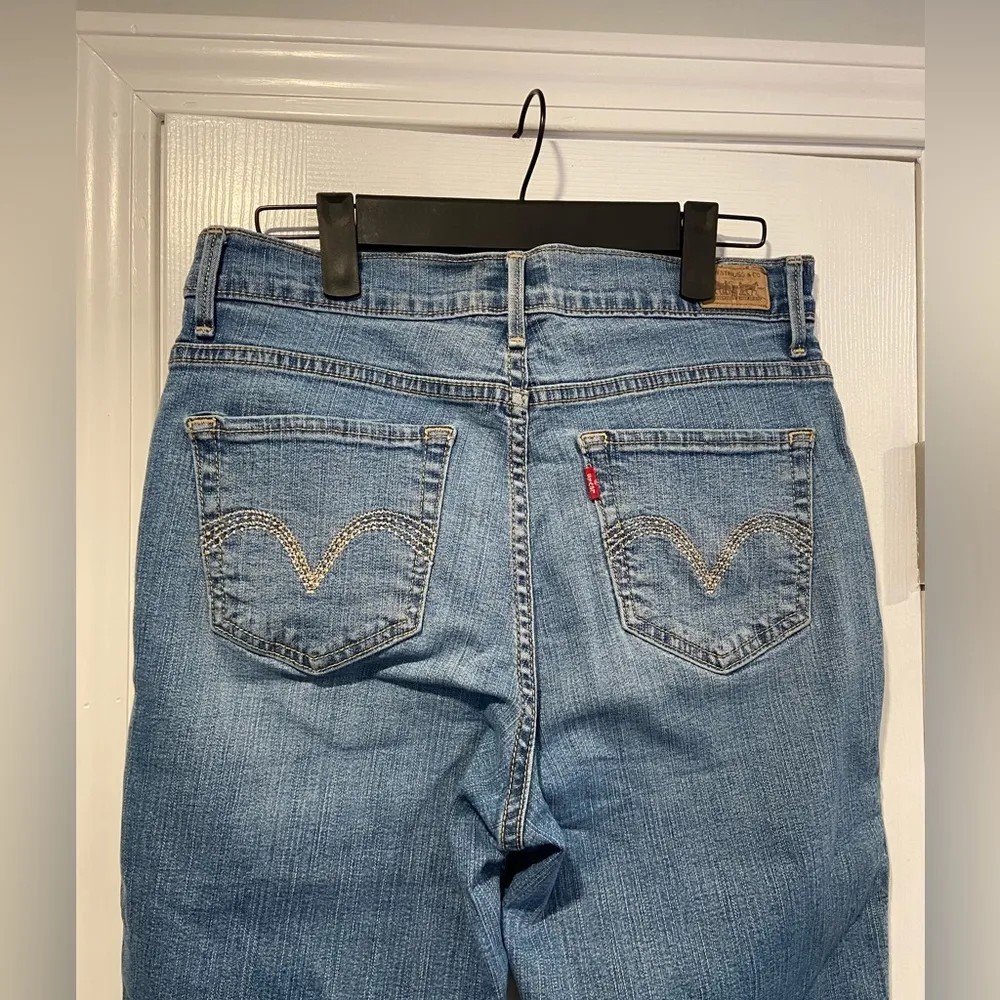 Levi’s Size 6 Perfectly Slimming 512 Capri Cropped Denim Jeans Cuff 5 Pocket - Image 6