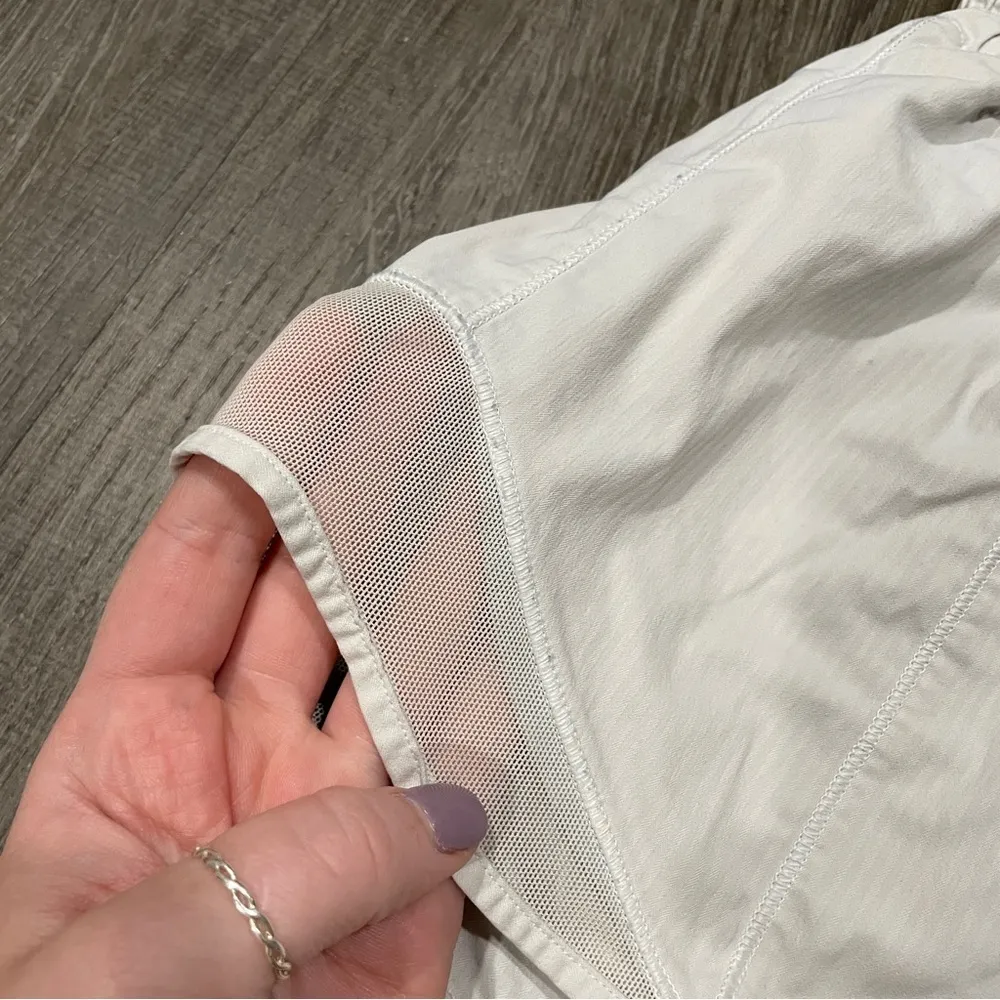 Lululemon White / Barely Beige Hotty Hot Short II (Long 4") - Image 7