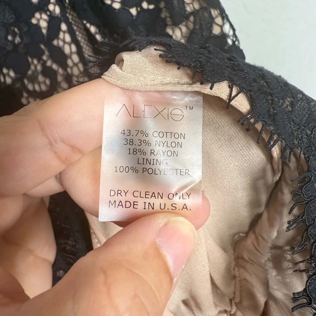 Alexis  Genoa Black Lace Romper Size Medium - Image 10