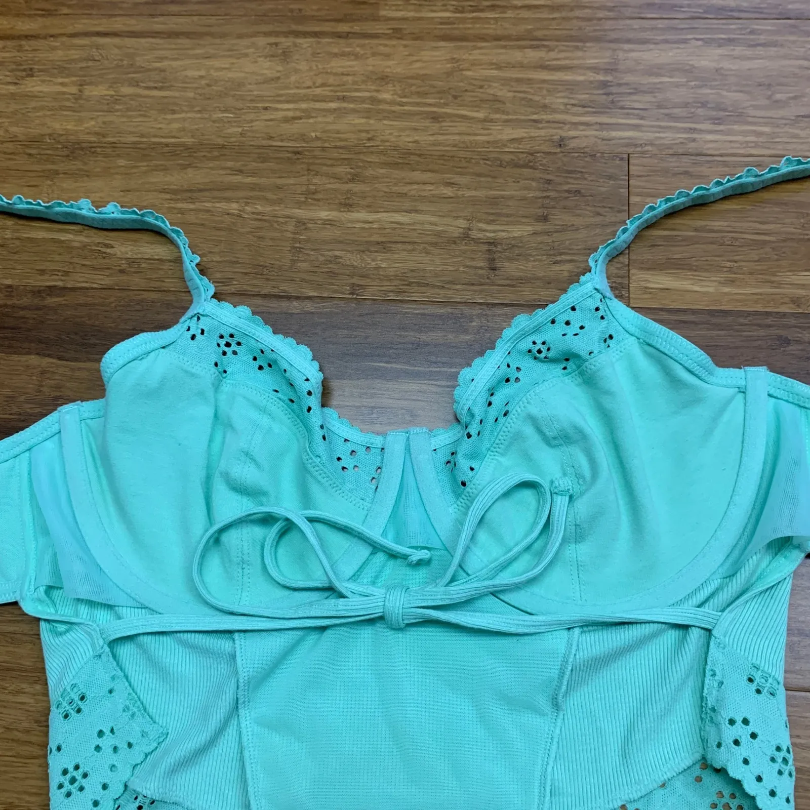 Colsie‎ Bralette Top Womens Size XL Mint Green Ribbed Lace Trim Tie Back Cropped - Image 3