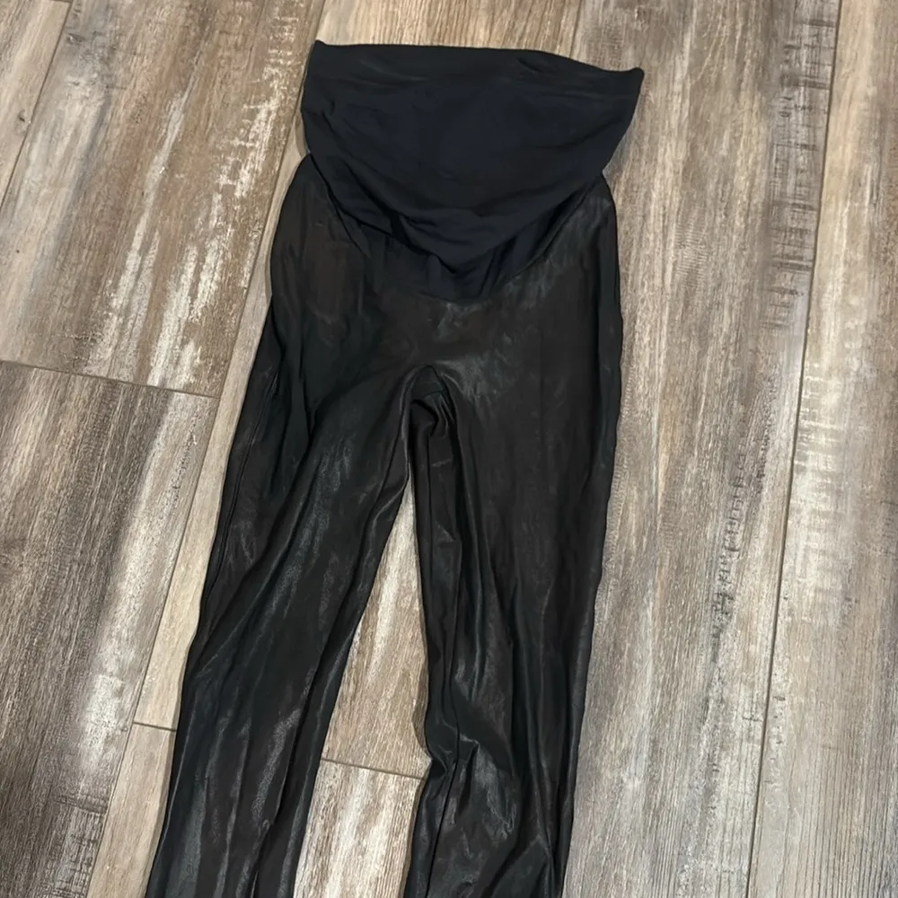 Spanx Mama Faux Leather Leggings small - Image 7
