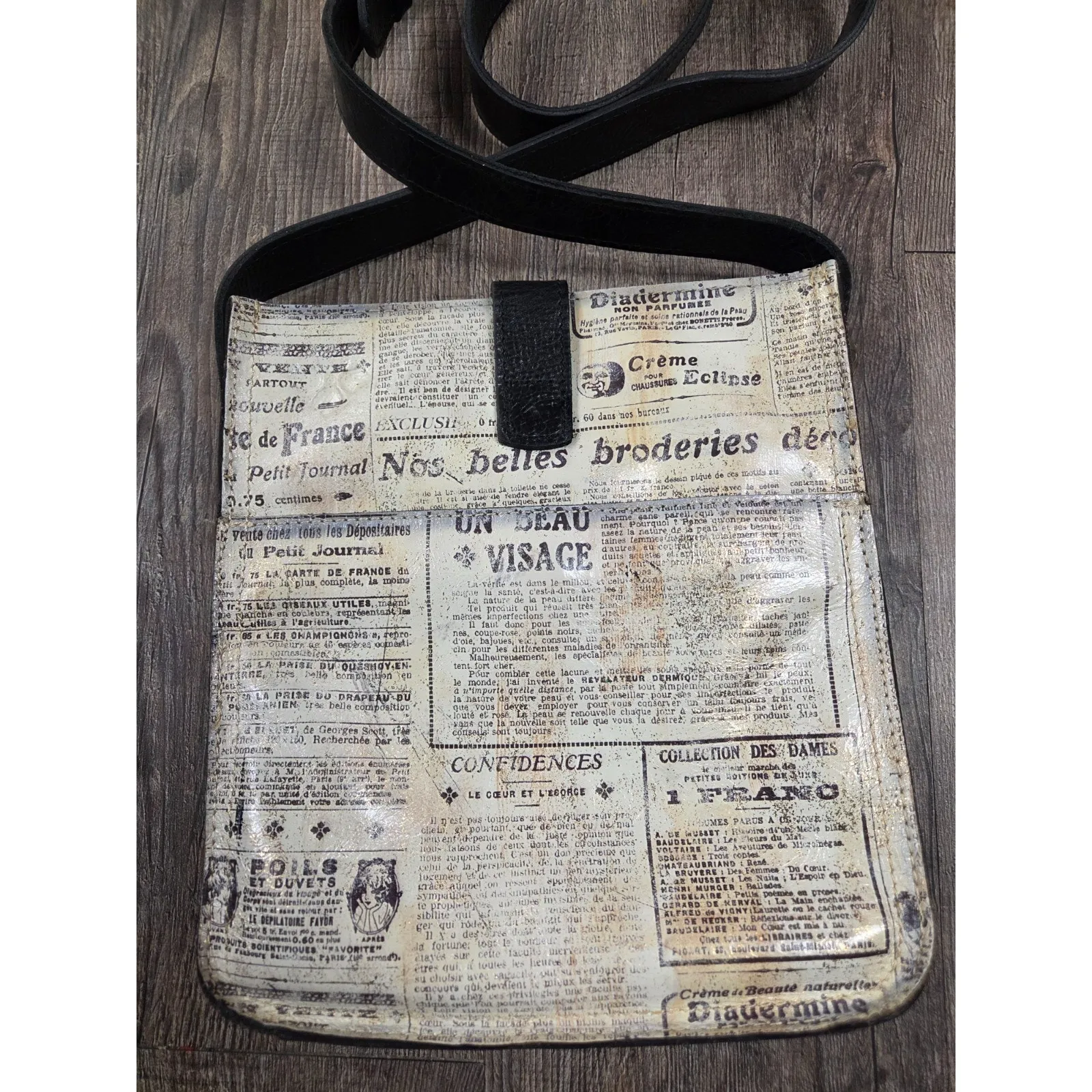Patricia Nash Venezia Pouch Crossbody Newspaper Print Purse - Image 7