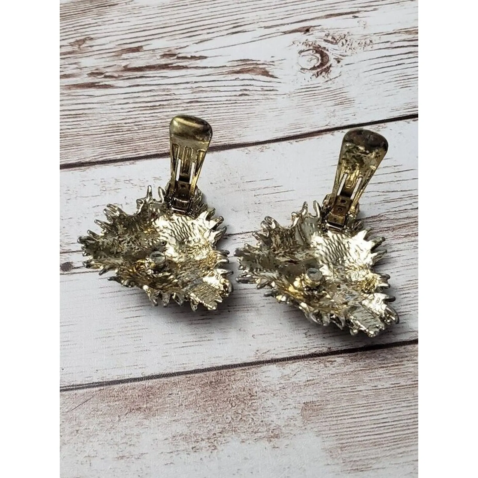 Vintage Clip On Earrings Large 1.5" Triangular Explosion Like Shape Gold - Image 5