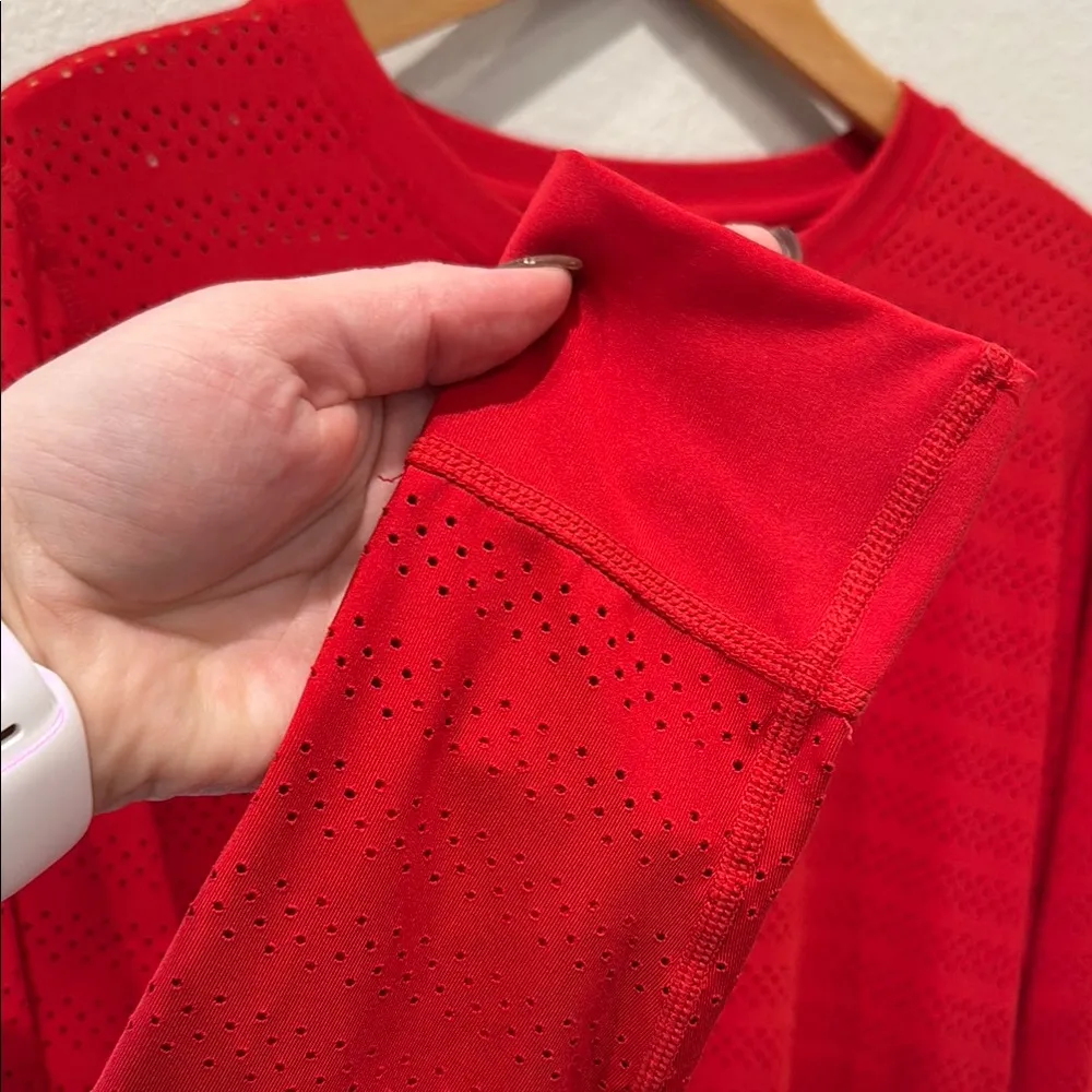 Zyia Active Perforates Chill Red Long Sleeve Top Large - Image 3