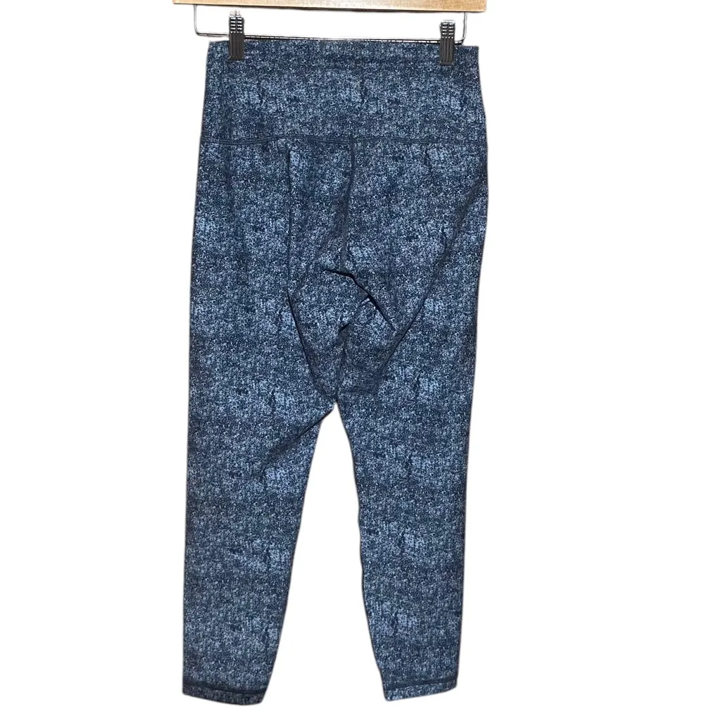 NWT Peloton Cadence‎ Capri Blue Cropped Active Leggings Size Medium - Image 2