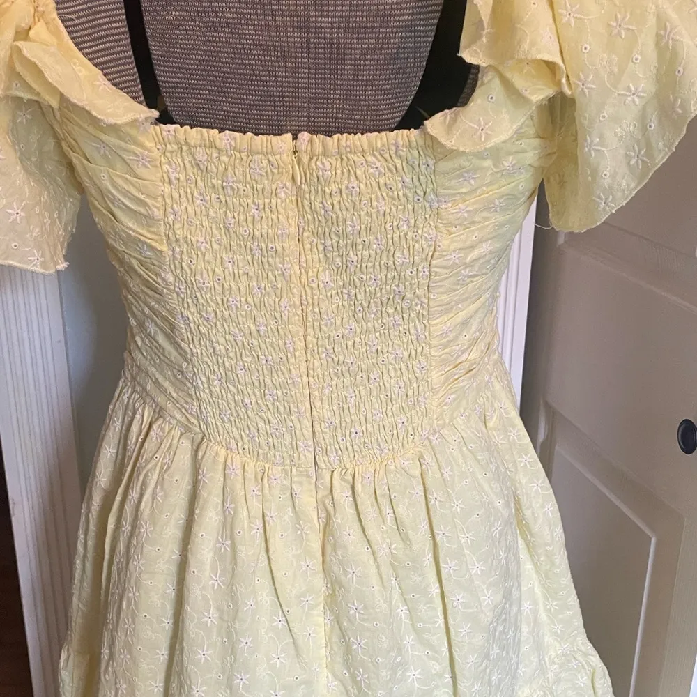 AQUA V-Neck Ruffled Eyelet Mini Dress Women's Large Yellow Short Flutter Sleeve - Image 11