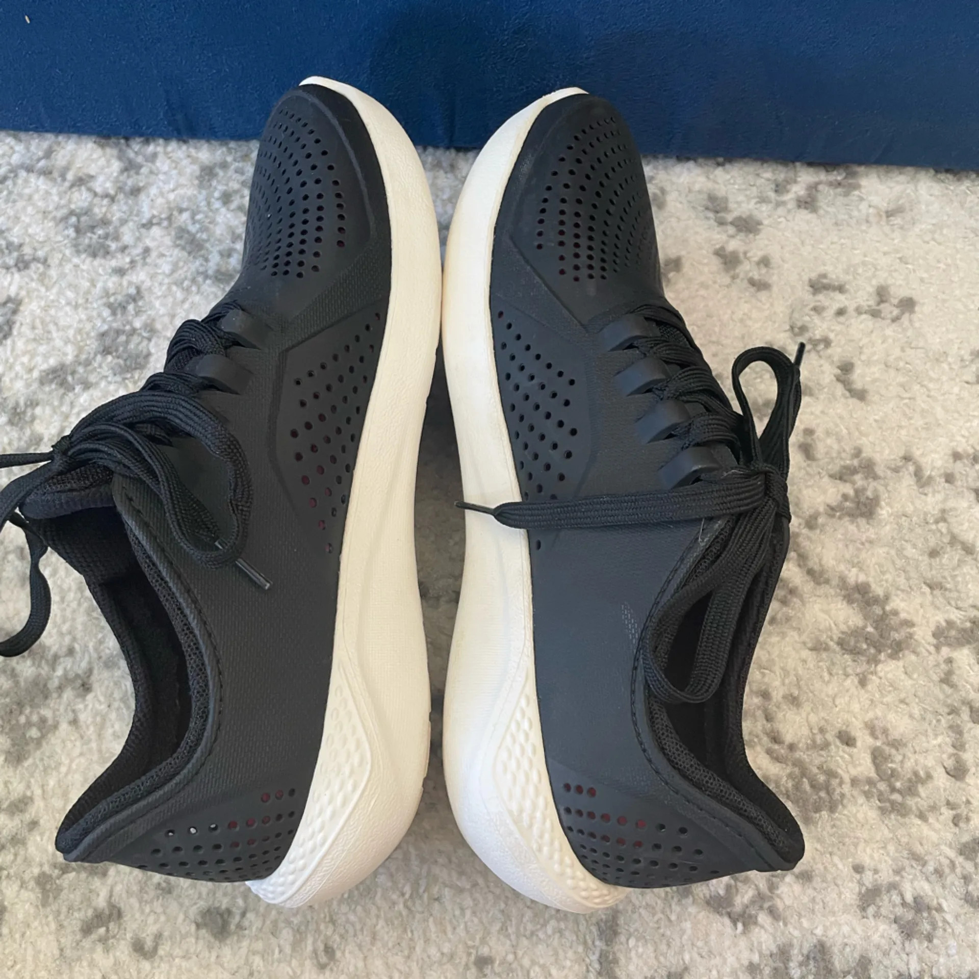 Crocs lite ride sneakers women’s 9 - Image 8