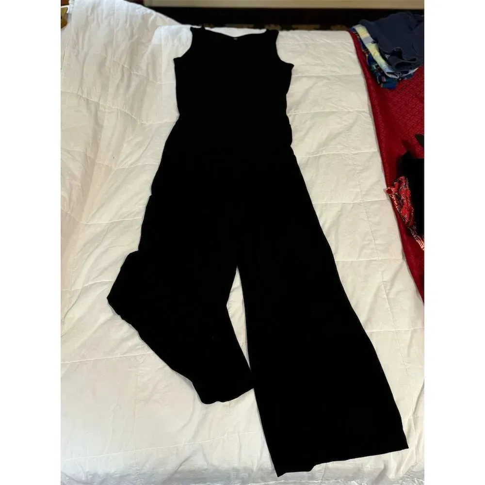 Uniqlo Women's Black Wide Leg Jumpsuit Size M Sleeveless Casual V-Neck - Image 9