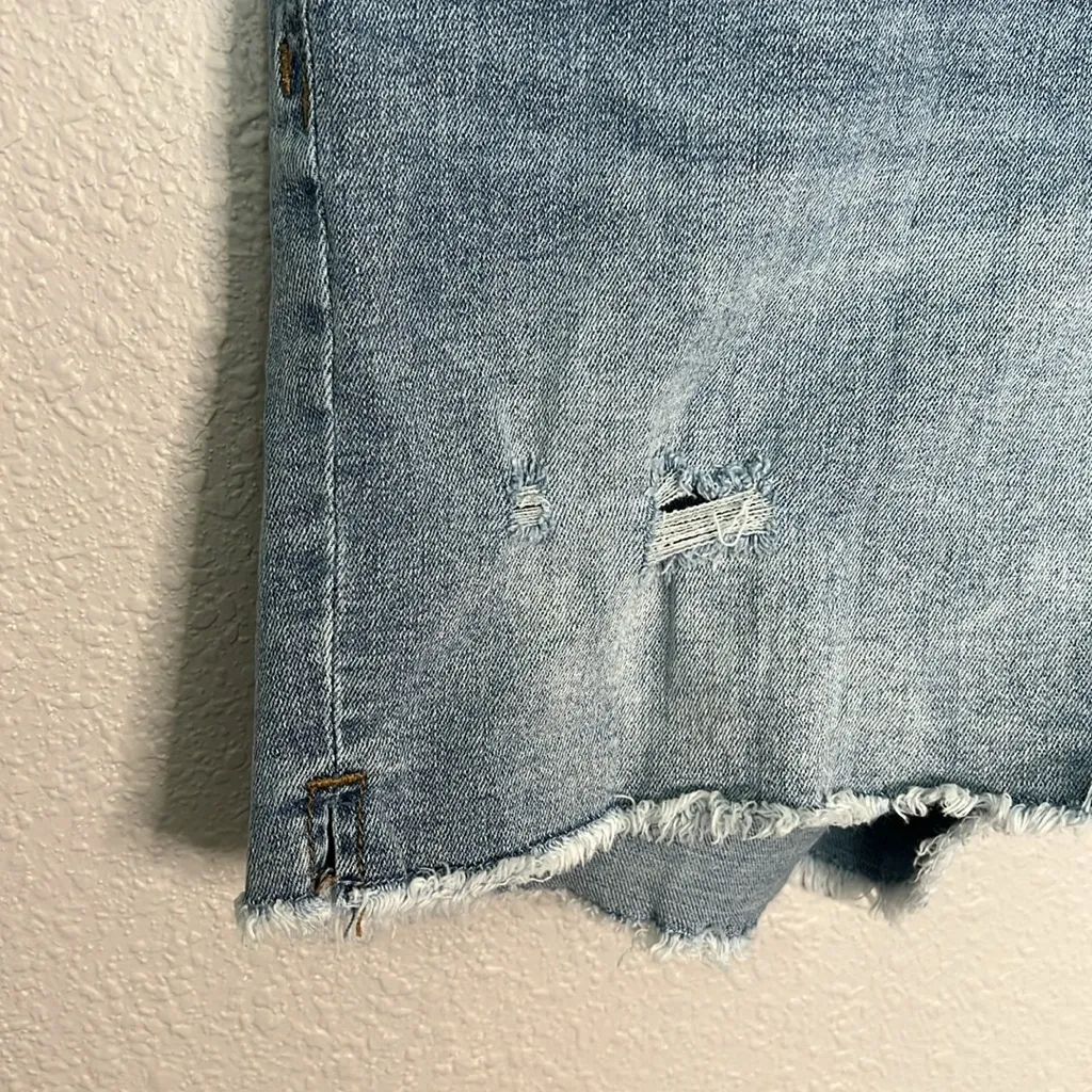 Seven Distressed Weekend Shorts Size 12 - Image 7