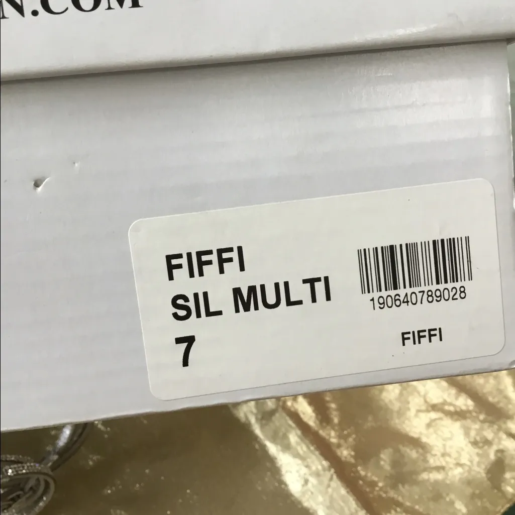 Dressy silver heels 🌟🌟🌟 - Image 6