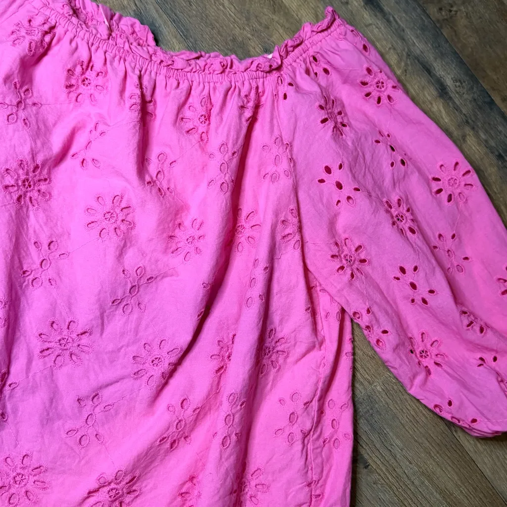 Crown & Ivy Pink Floral Eyelet Blouse size small - Image 5