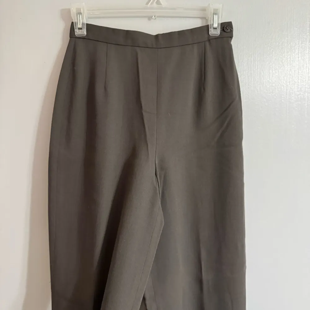 Giorgio Armani Le Collezioni Wool Trousers in Gray Size 4 - Image 10