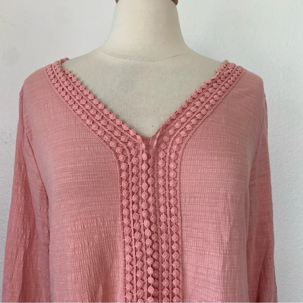Carolyn Taylor Crochet Accent Solid Pink V-Neck 3/4 Sleeve Blouse - Image 2