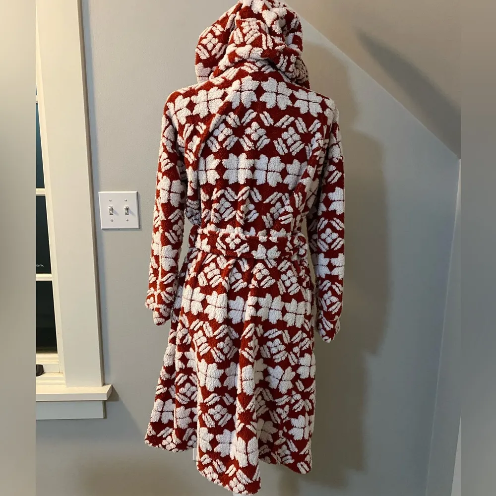 Vera Bradley jacquard fleece robe in Star Intarsia Red size small / medium - Image 3