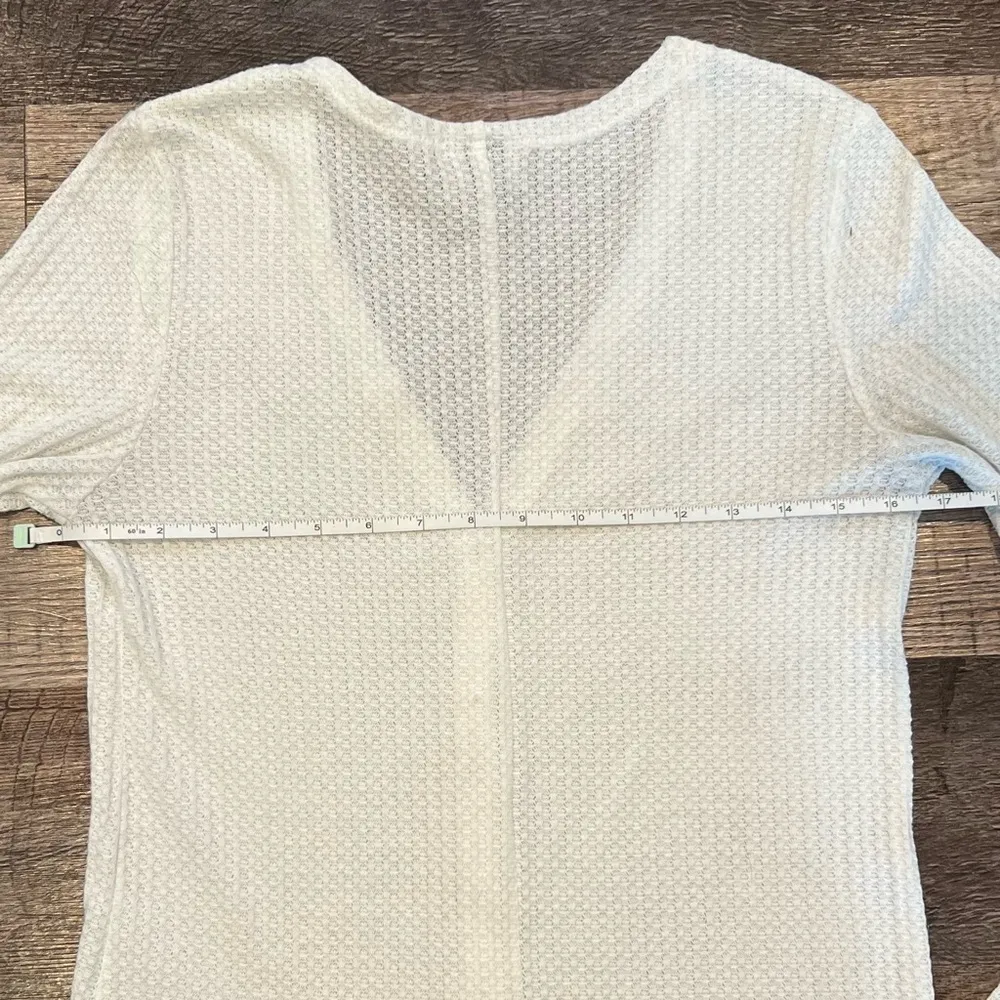 Daytrip  Lightweight Longer Length V Neck White Button Down Cardigan Size XS - Image 6