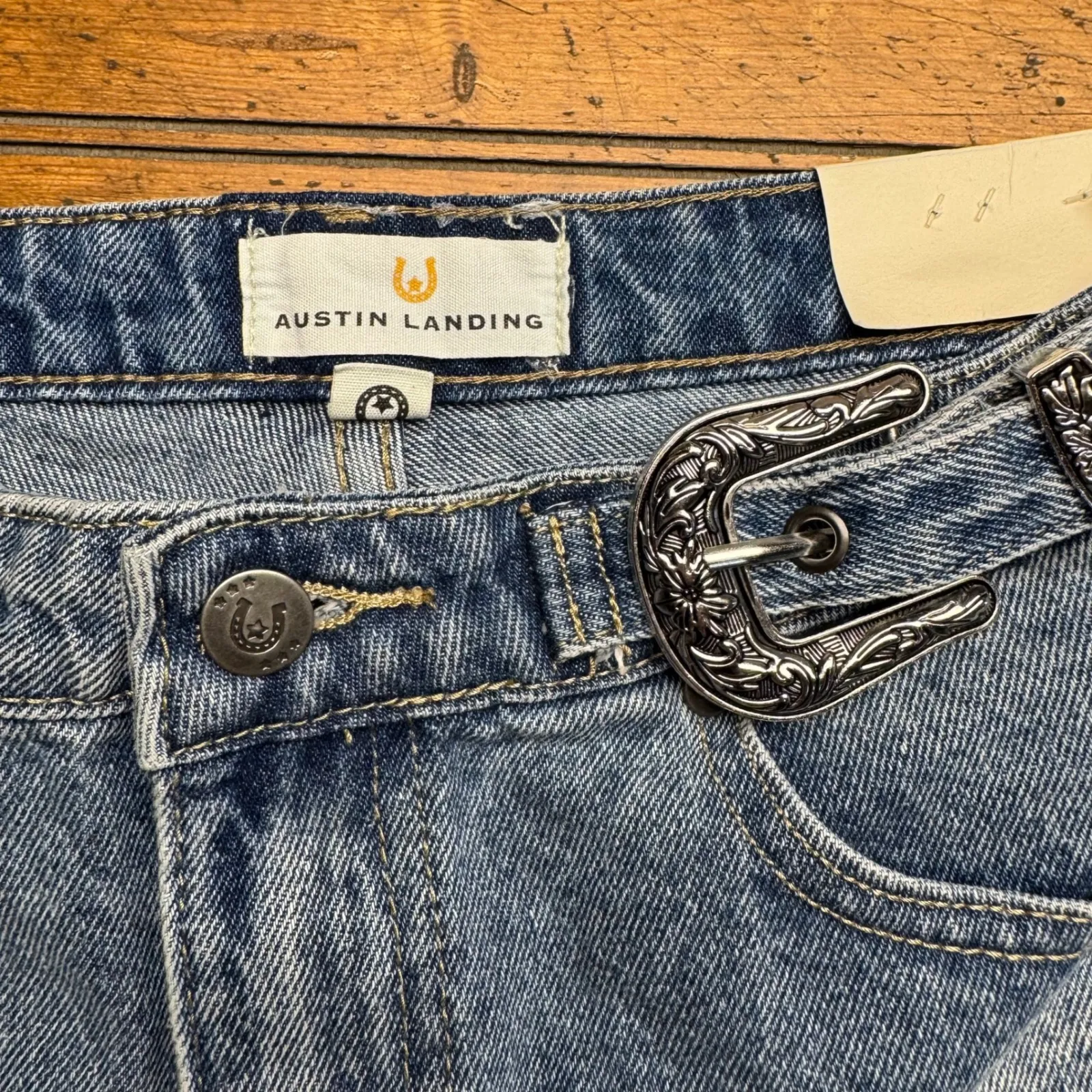 Austin Landing Womens Denim Shorts Mid Rise Belted‎ western cowgirl size 9 Blue - Image 3