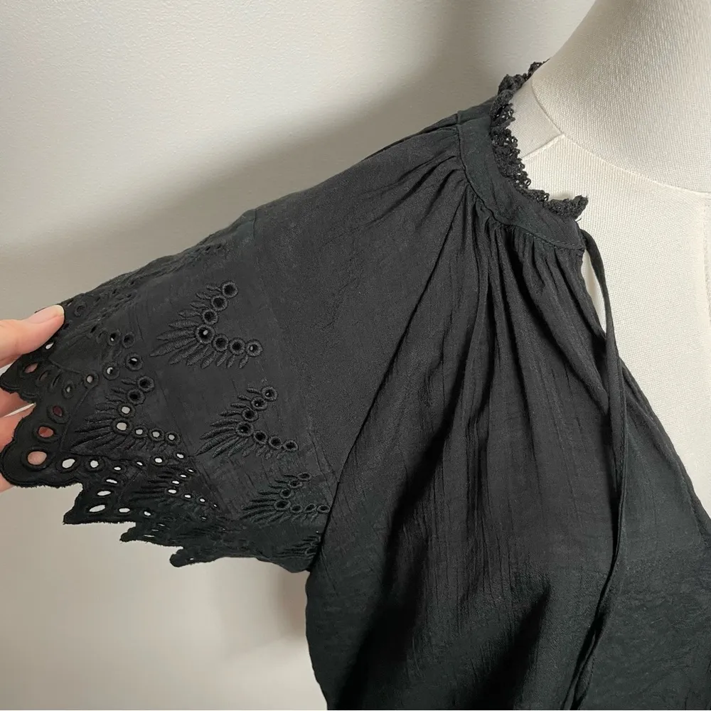 Chelsea & Theodore Top Eyelet Scalloped Sleeves Tie Split Neck Lightweight Black Size L - Image 3