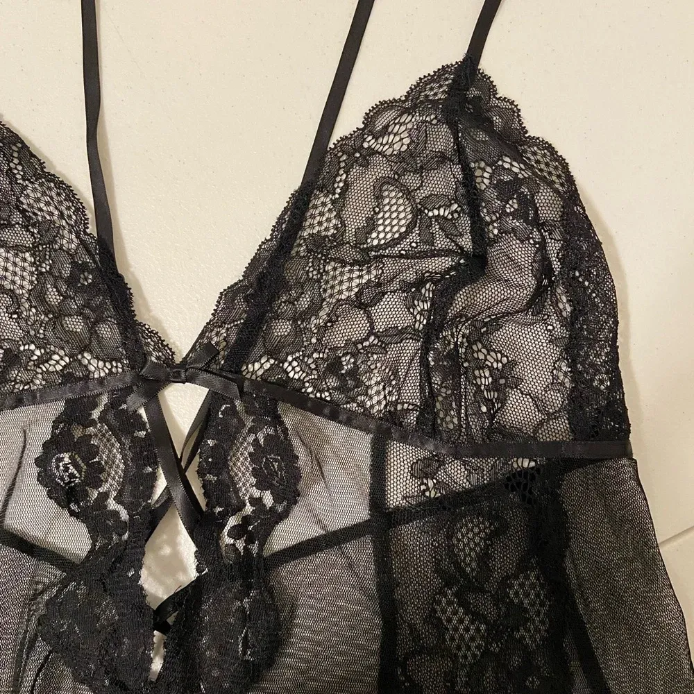EUC | Women’s lace lingerie top — under bust 34.5”‎ Black Size L - Image 5