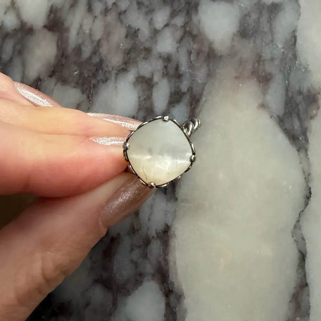 Pandora Serenity Twist Mother of Pearl Ring - Image 5