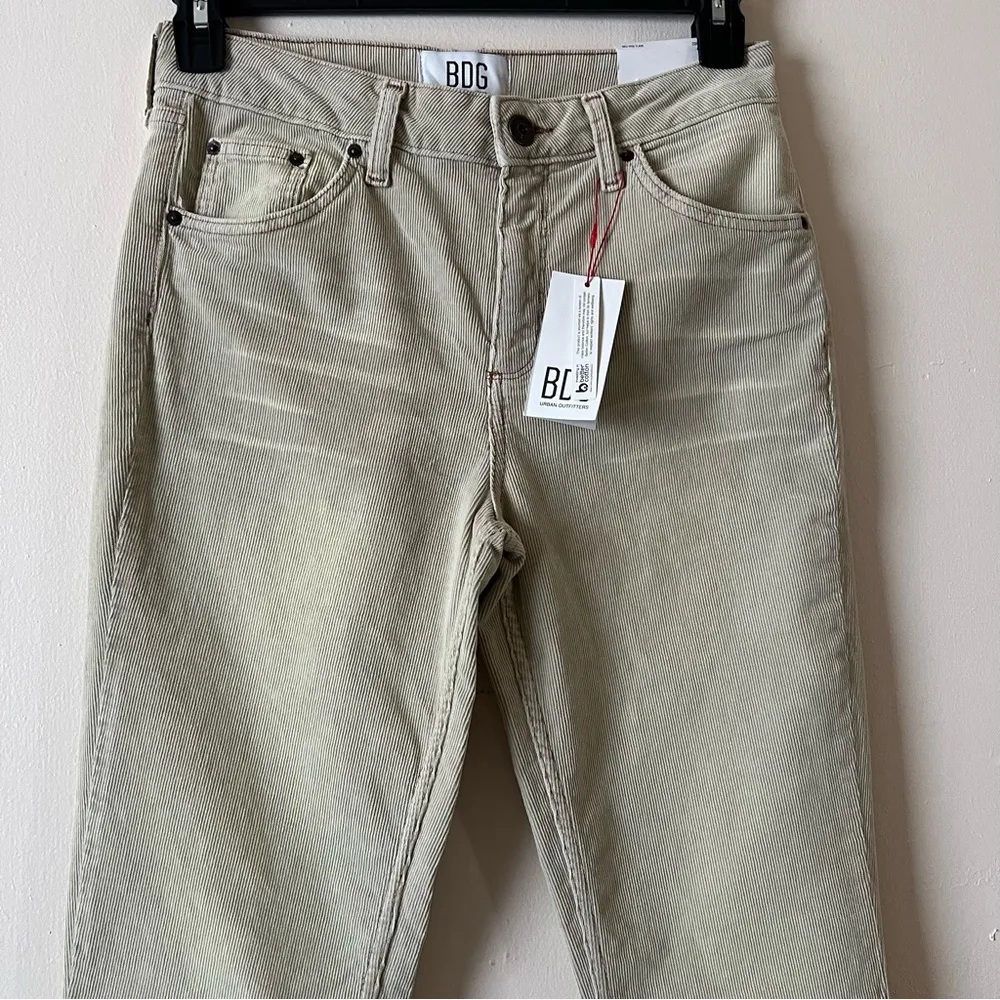 bdg urban outfitters mid rise corduroy flare pants in dark Ecru SZ 29 new - Image 5