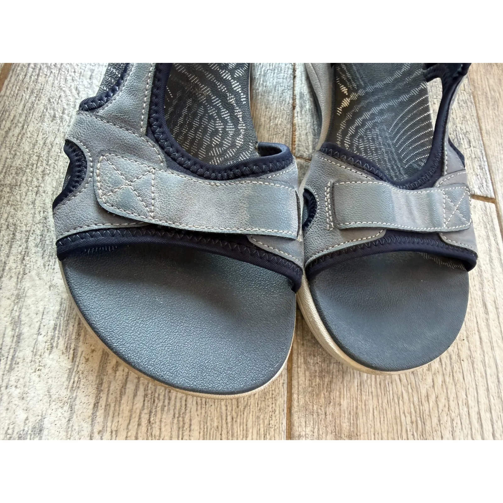 Clarks Cloudsteppers Mira Bay Sport Sandals size 8 Womens River Trail Shoes Gray - Image 9