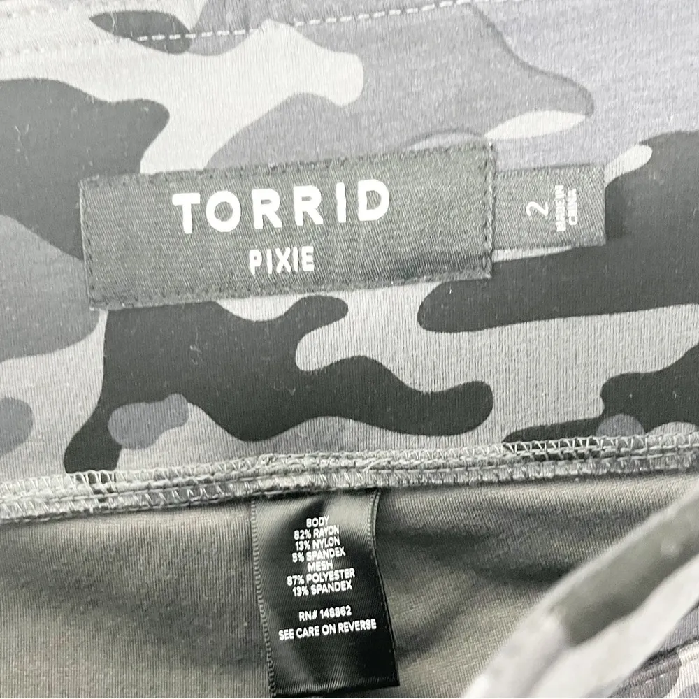 Torrid  Pixie High Rise Camo Print Cropped Leggings, Size 2X - Image 3