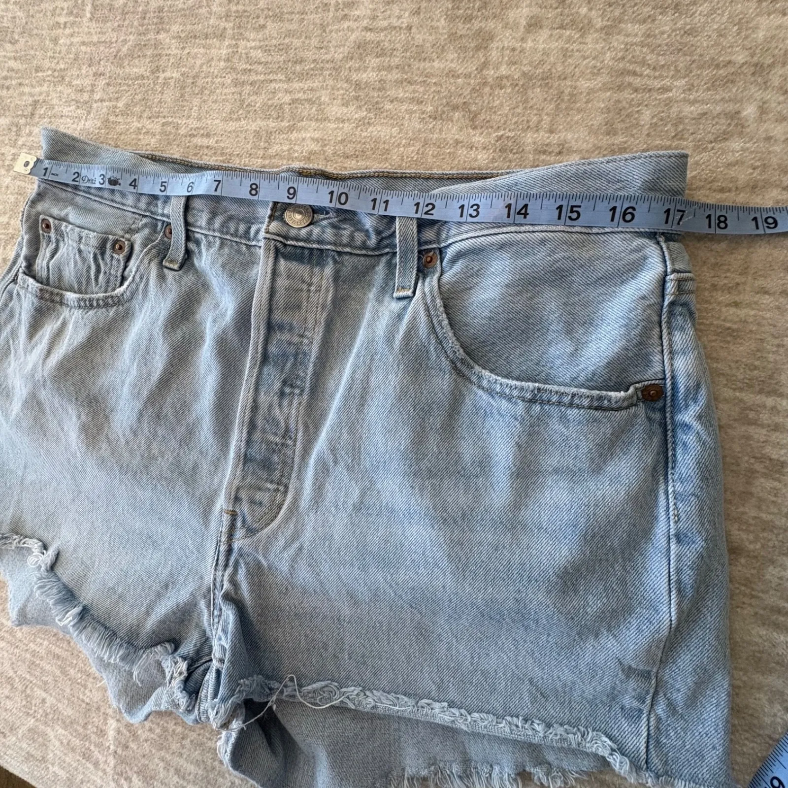 Levis 501 Shorts Womens 33 Denim High Rise Raw Hem Button‎ Fly 2" Inseam Beach - Image 3