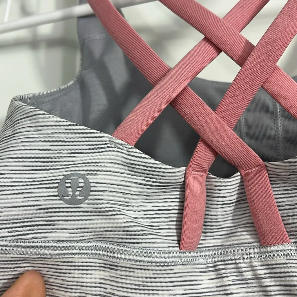 Lululemon Size 2 Gray, Pink Energy Sports Bra - Wee Are From Space - Image 4