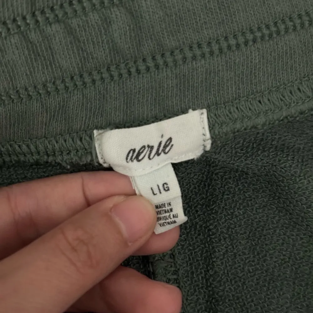 Aerie Women Green Twill Sweat Shorts Elastic Waist size‎ L - Image 7