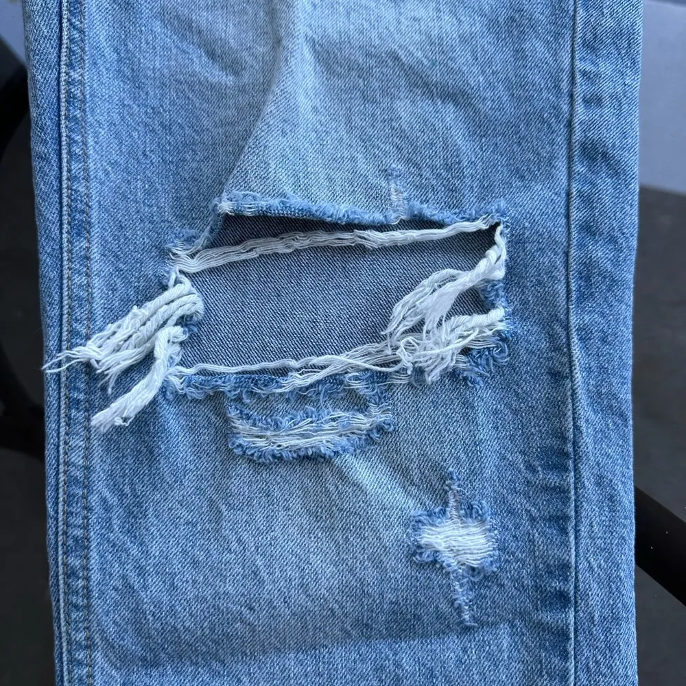 Décor High Rise Distressed Ripped Knee Straight Leg Blue Denim Jeans Size 28 - Image 10