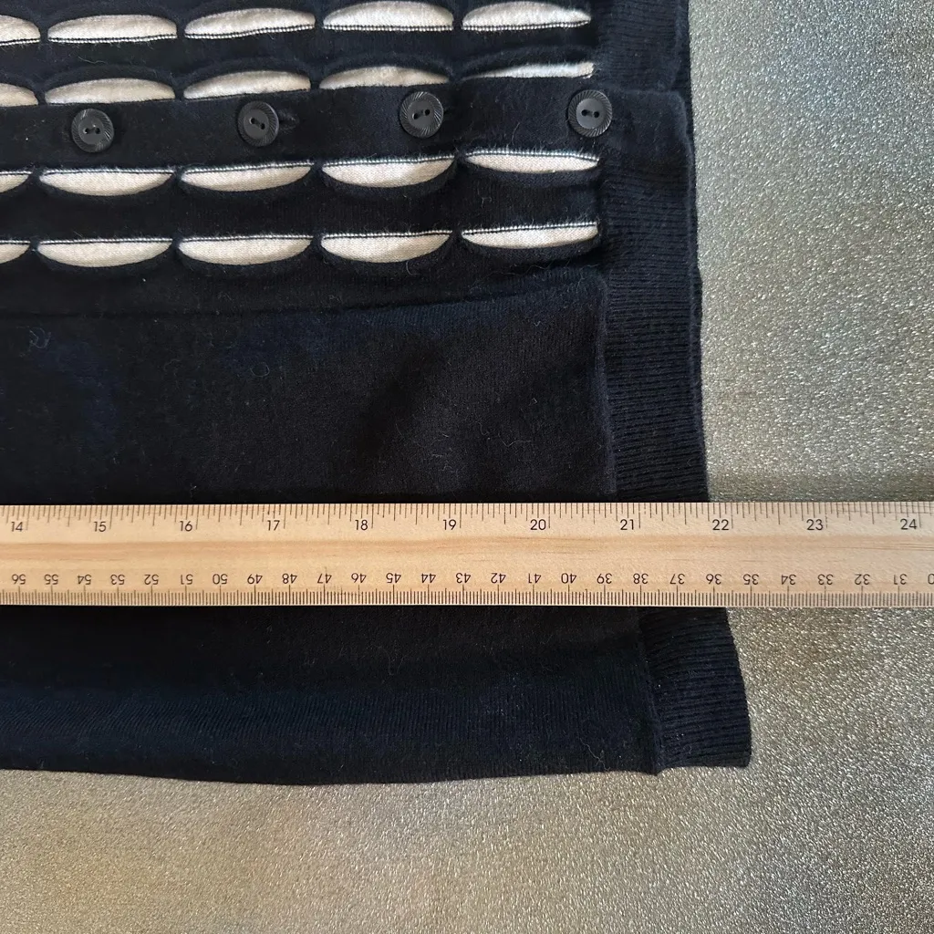 Sparrow Black Button - Image 10