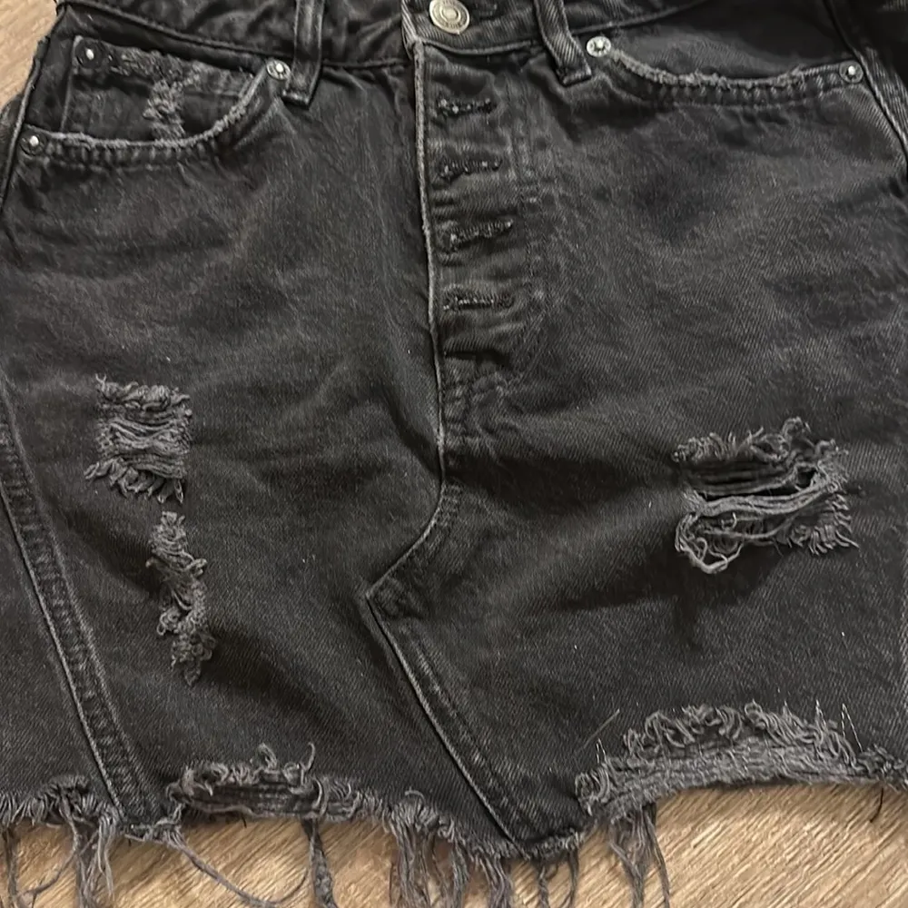 Free People -We The Free Denim A-Line Distressed Skirt in Black Sz: 25 (0 or xs) - Image 5