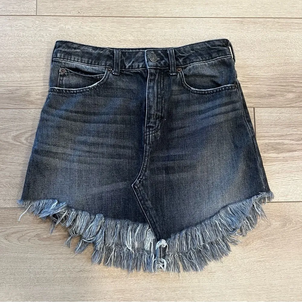 We the Free People Bailey Black Denim Frayed Raw Hem Jean Mini Skirt Size 24 - Image 2