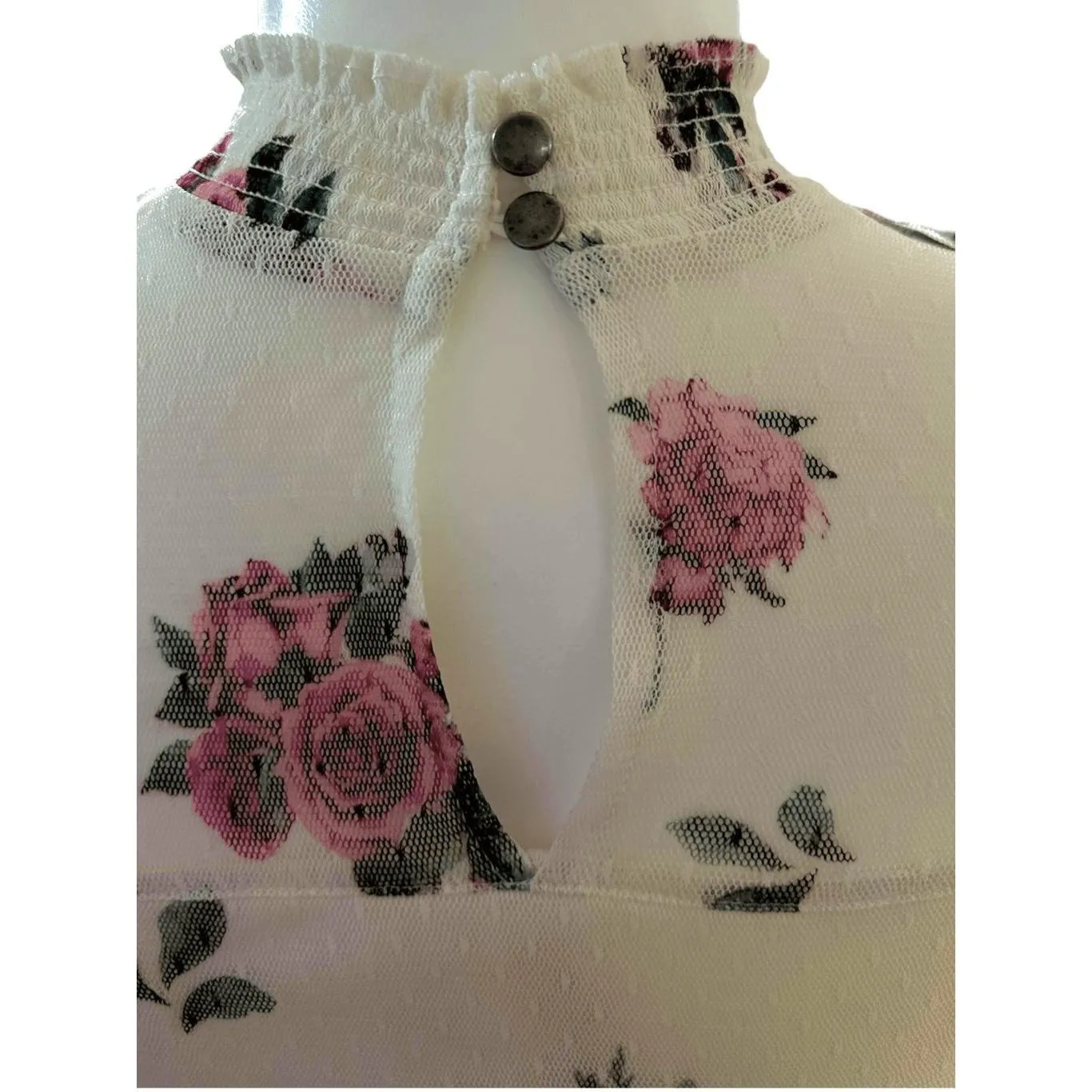 NO BOUNDARIES Women Tank Top Cream Floral Ruffled High Neck Lace Size L - Image 4