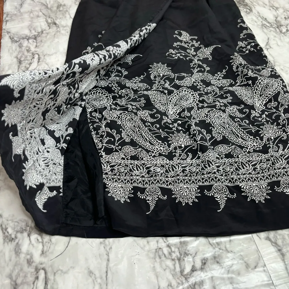 DIANE von FURSTENBERG 100% Silk black white paisley print skirt size medium midi - Image 5
