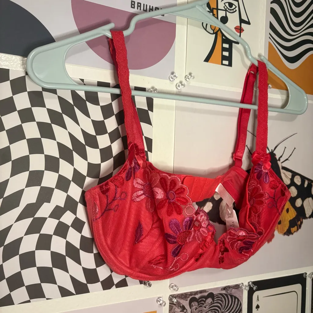 Victoria's Secret Red and Purple Floral Bra - Image 5