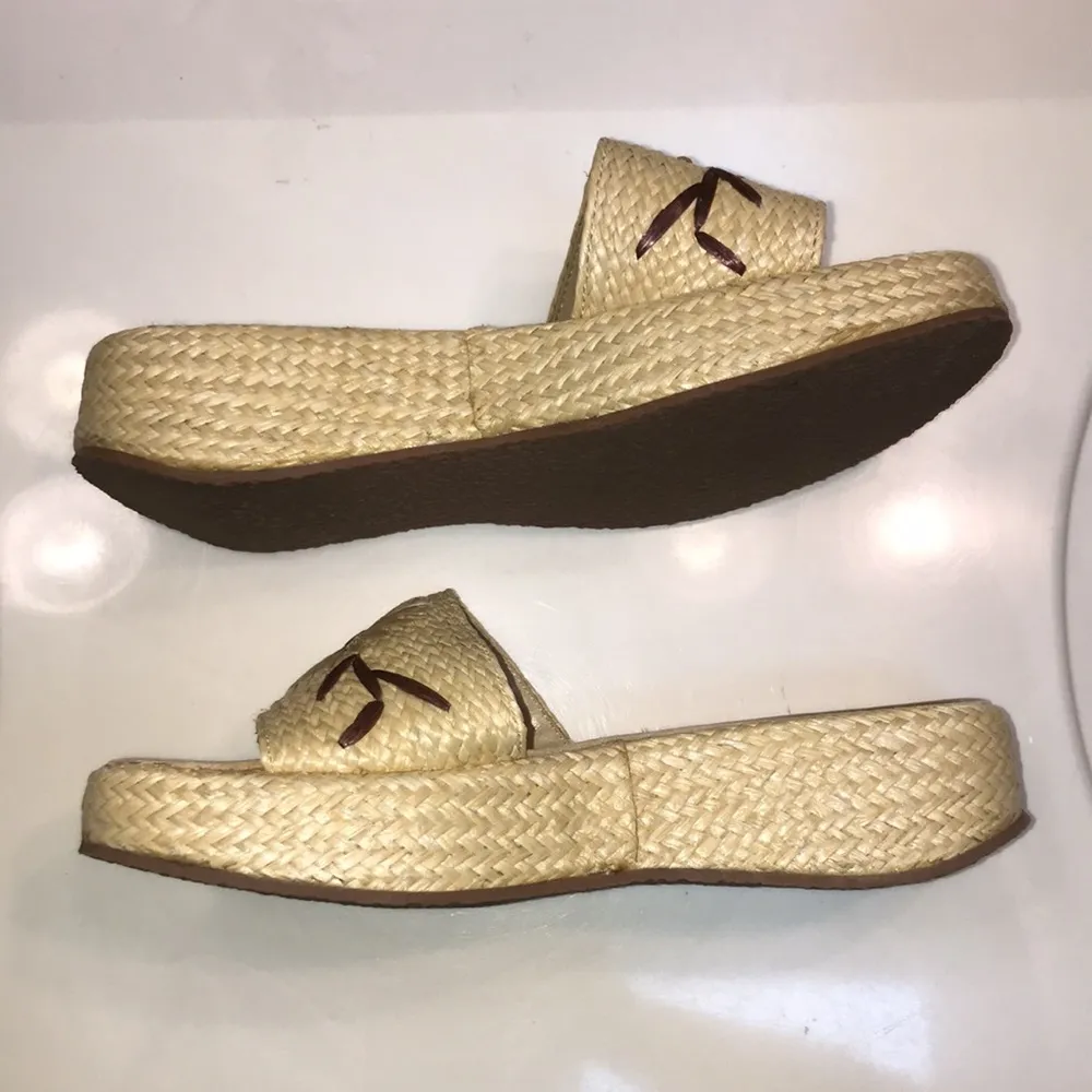 Vintage Y2K Steve Madden Woven Wicker Straw Floral Slide Wedges - Image 3