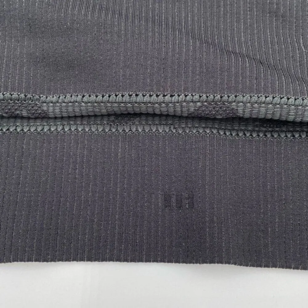 Lululemon Rest Less Pullover Logo Letter Black Graphite Grey Seamless Top Size 8 - Image 7