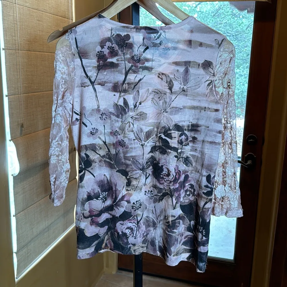 Christopher & Banks Pink Blush Flower Print W/ Lace & Studs LS Top Size Small - Image 7