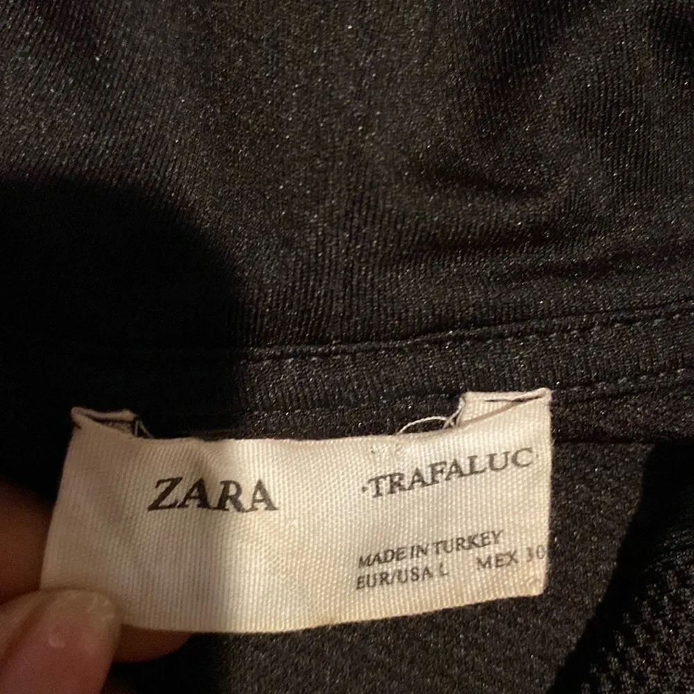Zara Trafaluc Black Quarter Zip Half Sleeve Hoodie SIZE L - Image 3