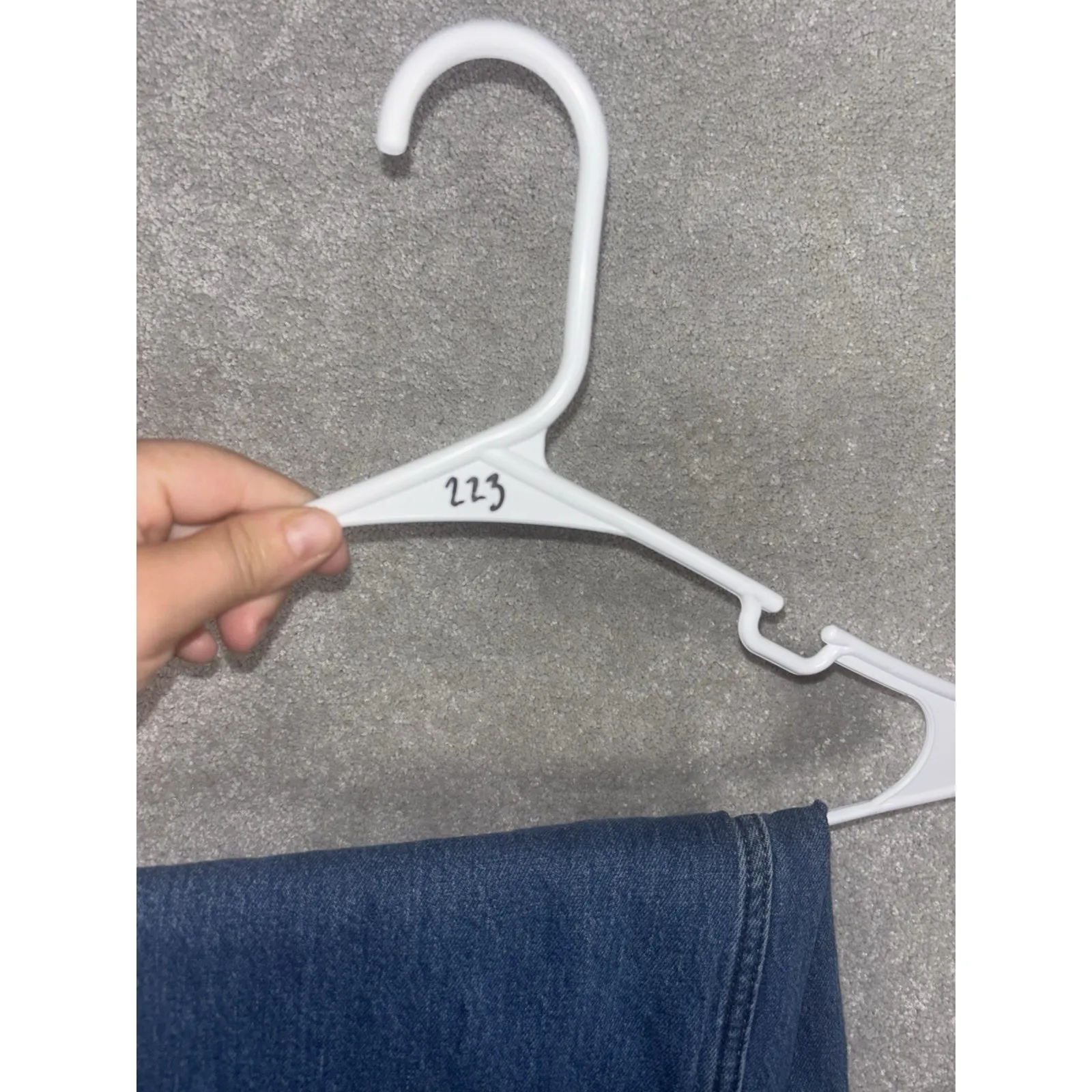 Abercrombie & Fitch The 90's Straight Mid Rise‎ Jean Women's 28/6 Raw Hem - Image 11