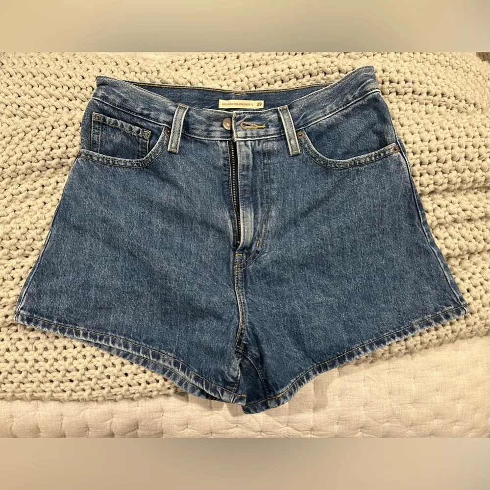 Levi’s  High Waisted Mom Shorts - Image 3