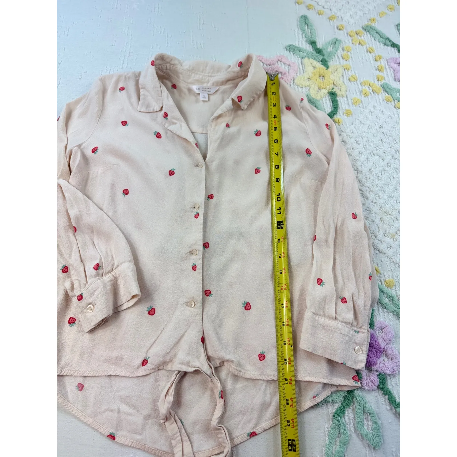 LC Lauren Conrad Strawberry‎ Print Tie-Front Button Down Shirt Small S - Image 3