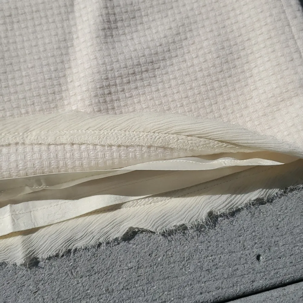 Banana Republic Wool Blend Cream Colored Pencil Skirt with Raw Trim - Image 4