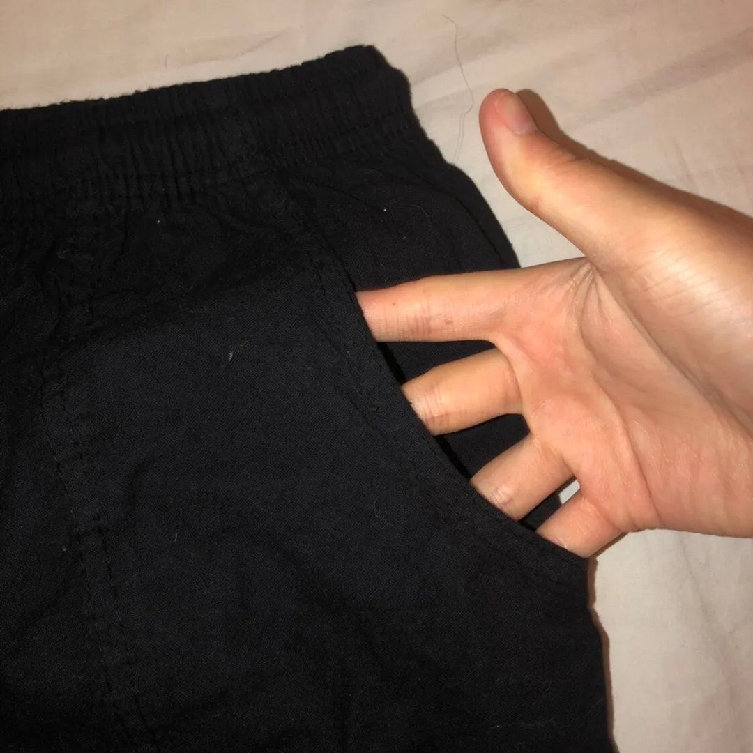 Salem straits Shorts - Image 2