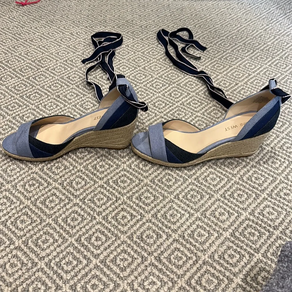 Nine West denim wedge. Grosgrain ribbon wraps around calves. Size 7.5 - Image 3